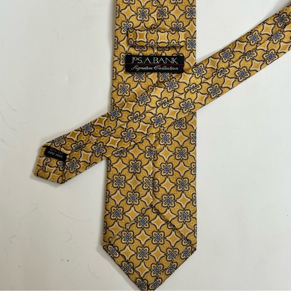 Jos. A. Bank Signature Collection Men’s  Necktie Yellow with Blue Floral Design - Picture 4 of 7